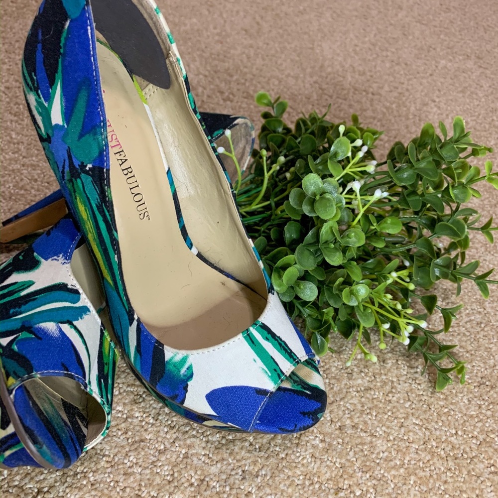 JustFab Floral Heels size 6
